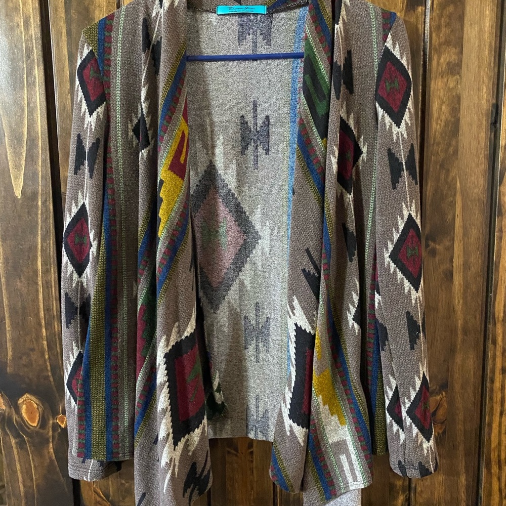 Soft southwest print cardigan.
